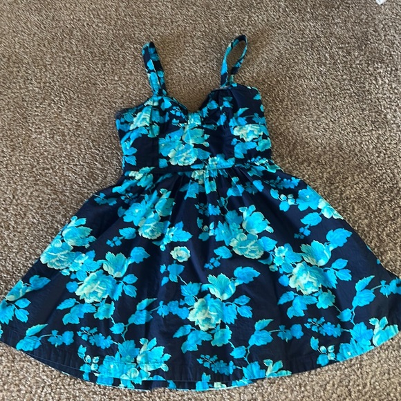 FOREVER 21 FLORAL FIT and FLARE - Picture 1 of 11